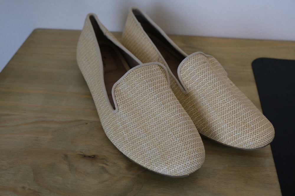 NWOT Me Too Corey Tan Raffia Slip On Flat Loafer Womens 10 Work Shoe